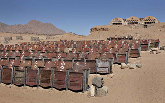 cinema costruito sul deserto