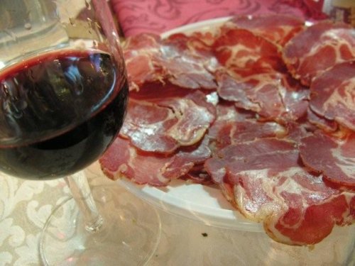 vino rosso associa la bistecca