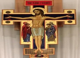 Arte religiosa, cattolici indignati per un crocifisso che mostra i genitali di Gesù