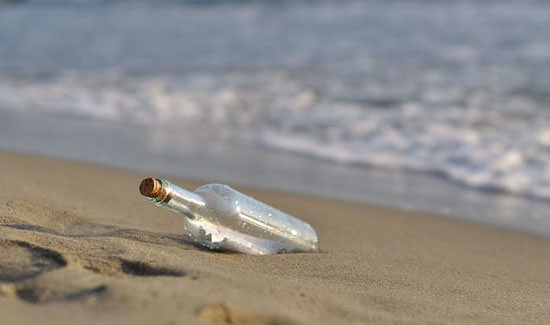 messaggio dentro una bottiglia trovata al mare