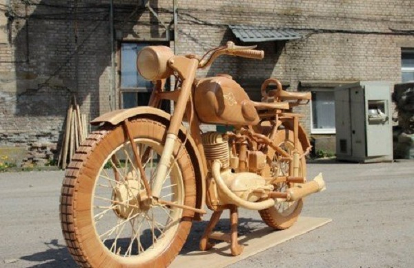 moto verniciata vernice legno