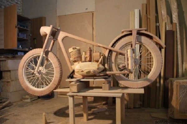 moto epoca vernice in legno