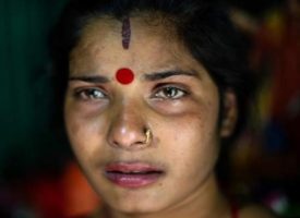 Le immagini tristi delle donne che lavorano nel bordello più antico del Bangladesh